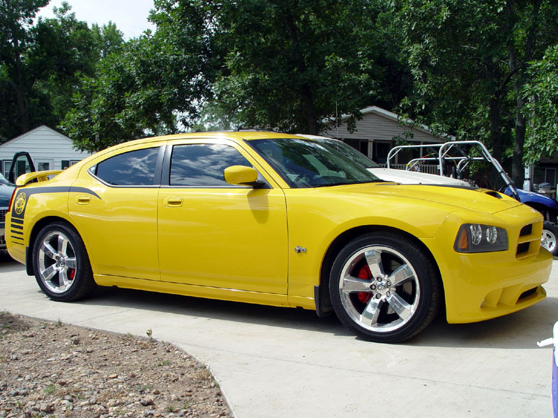Dodge Charger Super Bee 706 1000